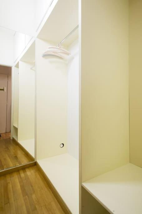 Top-Rated 1-Bedroom Apartment In The Heart Of Афины Экстерьер фото