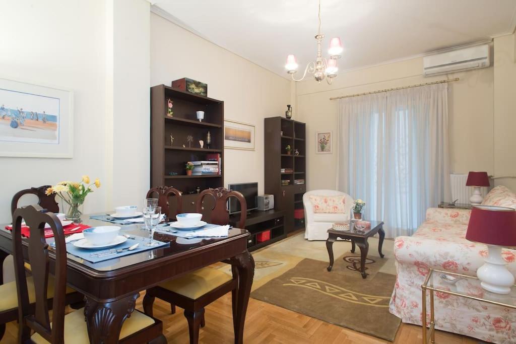 Top-Rated 1-Bedroom Apartment In The Heart Of Афины Экстерьер фото