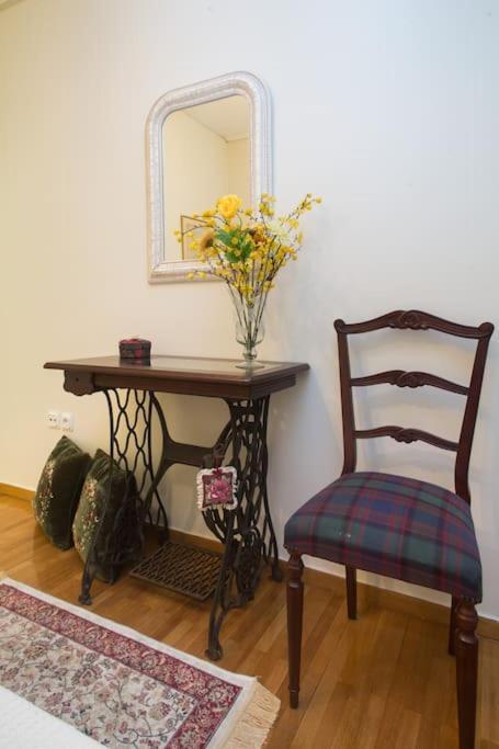 Top-Rated 1-Bedroom Apartment In The Heart Of Афины Экстерьер фото