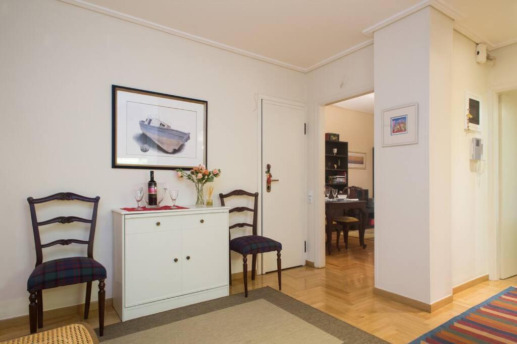 Top-Rated 1-Bedroom Apartment In The Heart Of Афины Экстерьер фото