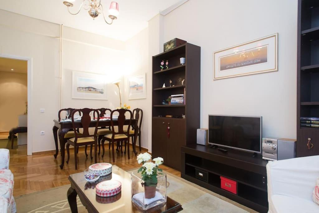 Top-Rated 1-Bedroom Apartment In The Heart Of Афины Экстерьер фото