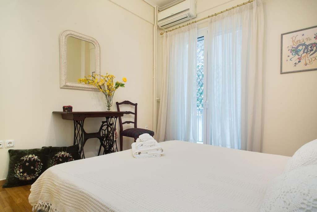 Top-Rated 1-Bedroom Apartment In The Heart Of Афины Экстерьер фото
