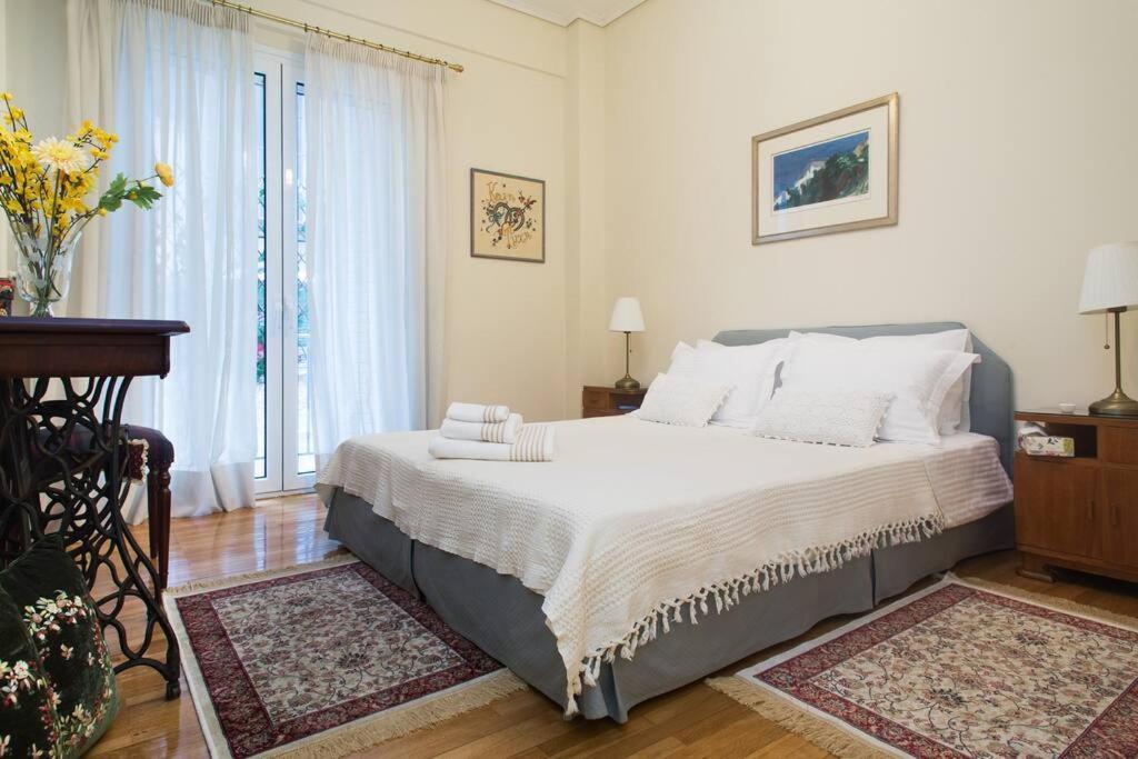 Top-Rated 1-Bedroom Apartment In The Heart Of Афины Экстерьер фото