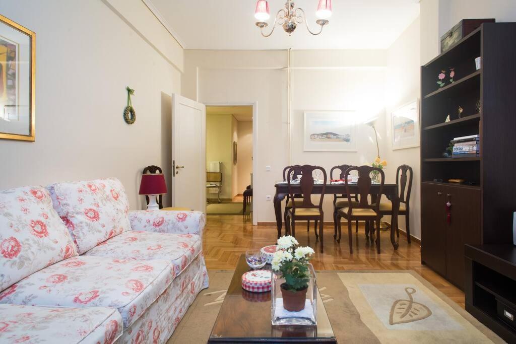 Top-Rated 1-Bedroom Apartment In The Heart Of Афины Экстерьер фото