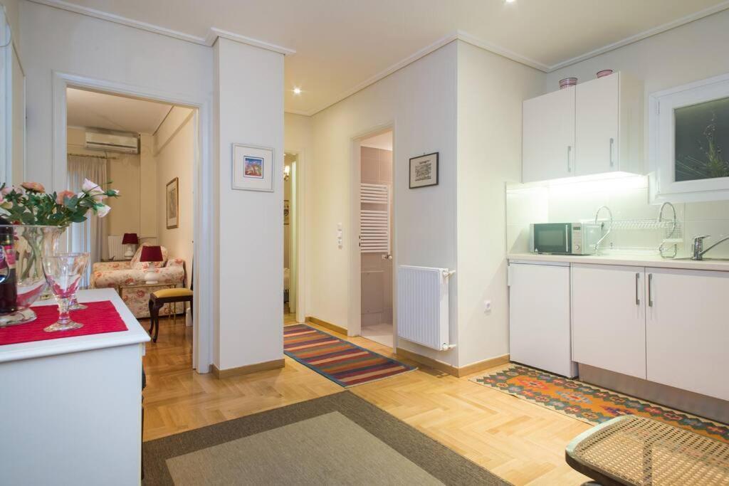 Top-Rated 1-Bedroom Apartment In The Heart Of Афины Экстерьер фото