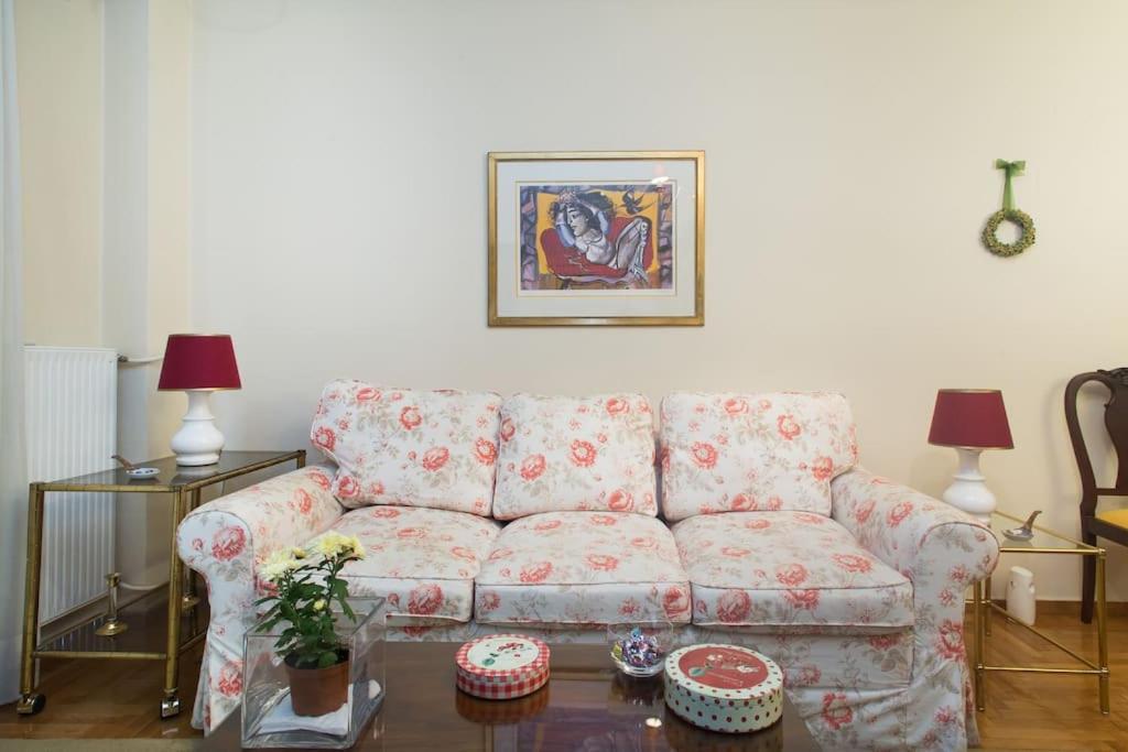 Top-Rated 1-Bedroom Apartment In The Heart Of Афины Экстерьер фото