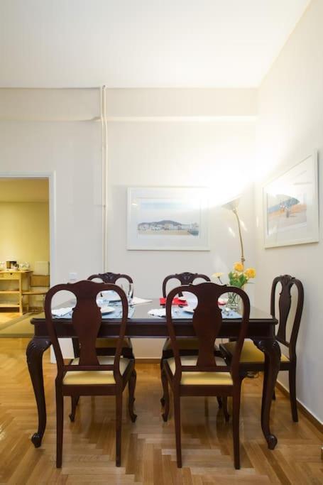 Top-Rated 1-Bedroom Apartment In The Heart Of Афины Экстерьер фото